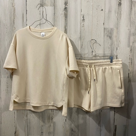 Member's Mark Other - 0721 Members Mark Cream Short Sleeve Luxe T-Shirt and Luxe Shorts Set